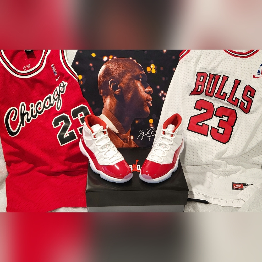 Size 10.5 - 2022 Mens Nike Air Jordan Retro 11 "Cherry"